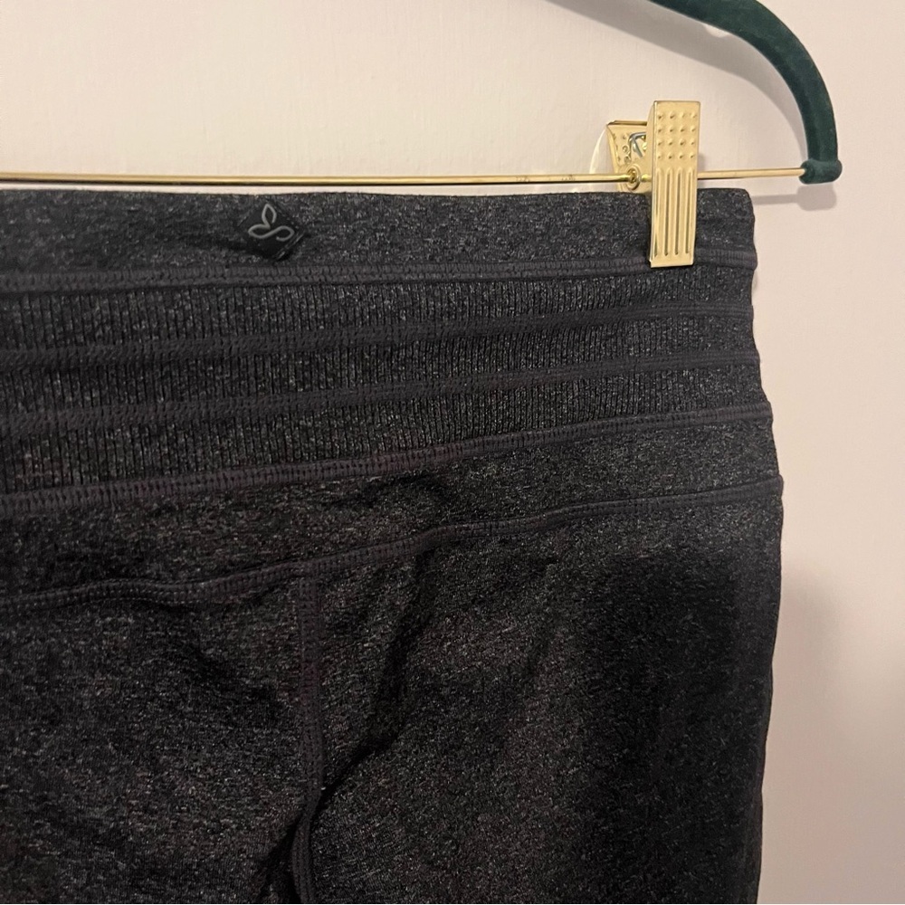 Prana Charcoal Gray Olympia Knicker Knee Length Capri Leggings Size Small - Picture 3 of 10